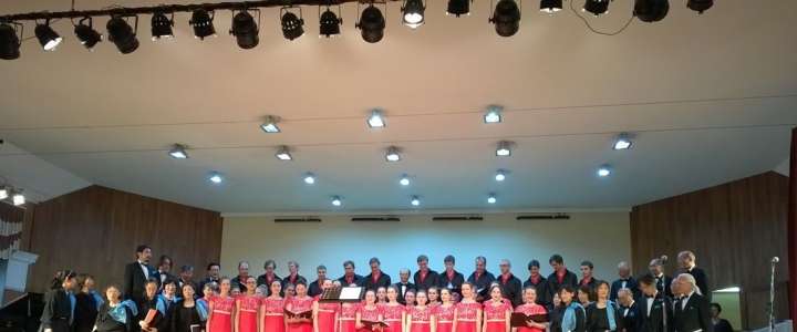 Учитель китайского языка МЛШ спела русскую духовную музыку с Японским хором