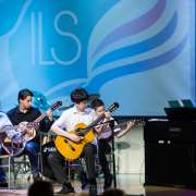 Отчетный концерт музыкальных и творческих коллективов Международной лингвистической школы удивил, порадовал и развеселил зрителей