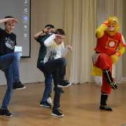 Неделя наук в Международной лингвистической школе продолжается: шестиклассники знакомятся с китайским супергероем Сунь Укун 