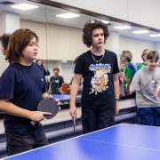 Ежегодную спартакиаду в Международной лингвистической школе открыли соревнования по настольному теннису среди учеников 6 классов  