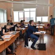 Тренинг по математике Сергея Агаханова и Марины Анохиной в МЛШ собрал более 40 школьников из Владивостока, Южно-Сахалинска и Якутска