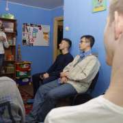 Старшеклассники МЛШ изучают волонтерские программы Владивостока в молодежном клубе «Антресоль»