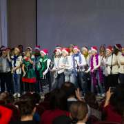 Новый год спешит: песнями и танцами ученики МЛШ радуют Деда Мороза 