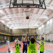 Пятиклассники Международной лингвистической школы сыграли в баскетбол (фотоотчет)