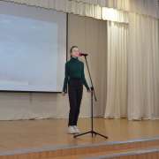 Поэтические чтения: ученики Международной лингвистической школы прочитали стихи русских поэтов 