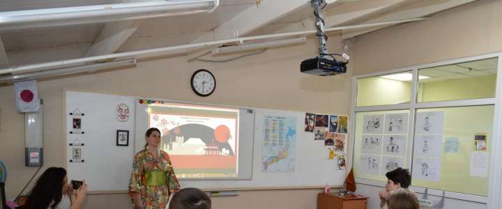 О японском застольном этикете рассказали ученикам 7 и 9 классов Международной лингвистической школы
