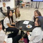 Международный день преподавателя французского языка в «Альянс Франсез» во Владивостоке: команда МЛШ стала лучшей  