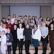 Представители «Альянс Франсез-Владивосток» провели экскурсию по французским комиксам, представленным на экспозиции в Международной лингвистической школе  