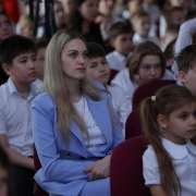 В Международной лингвистической школе состоялась торжественная линейка в честь 78 годовщины Великой Победы