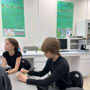 Ученики 8м1 класса МЛШ побывали на BioTechFest в ДВФУ и выяснили, почему биоинженеры сейчас очень востребованы в науке и на производстве