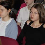 Спектакль «Юнги огненных рейсов» на сцене МЛШ представила театральная студия «Контакт» при участии учениц 9м1 класса МЛШ Рады Боковой и Василины Владимировой