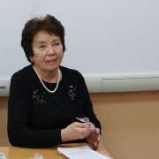 Читайте стихи поэтов-фронтовиков, там вся правда о войне: Валентина Беляева, бабушка учеников МЛШ, встретилась со школьниками на уроке истории