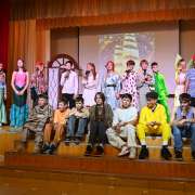 Ученики 6 классов МЛШ представили на сцене школы спектакль «Питер Пен» на английском языке  