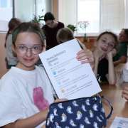International Literacy Day 2025: пятиклассники МЛШ на уроках английского языка узнают, как отличить фейк от правдивой новости 