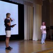 International Literacy Day 2025: пятиклассники МЛШ на уроках английского языка узнают, как отличить фейк от правдивой новости 