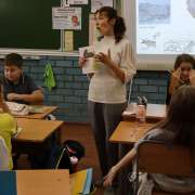 Следопыты МЛШ: к ученикам начальных классов пришли научные сотрудники Ботанического сада-института ДВО РАН и рассказали о секретах тайги