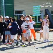 SportFest 2025 в МЛШ продолжается: старшеклассники вместе с учителями играют в футбол, волейбол, баскетбол и участвуют в круговой эстафете