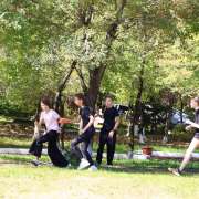SportFest 2025 в МЛШ продолжается: старшеклассники вместе с учителями играют в футбол, волейбол, баскетбол и участвуют в круговой эстафете