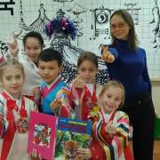 Учитель корейского языка МЛШ Елизавета Урнева: знакомство с ханбоком &ndash; первый шаг к изучению культуры Кореи  