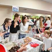 Рождественская ярмарка &laquo;&laquo;Пусть дети верят в чудеса!&raquo; состоялась в МЛШ