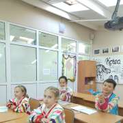 Учитель корейского языка МЛШ Елизавета Урнева: знакомство с ханбоком &ndash; первый шаг к изучению культуры Кореи  