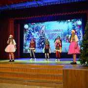 Фестиваль кукольных спектаклей в МЛШ: третьеклассники при поддержке своих педагогов сыграли &laquo;Masha and the Three Bears&raquo;, &laquo;The Ugly Ducking&raquo;, &laquo;Three Little Pigs&raquo;, &laquo;Little Red Riding Hood&raquo;