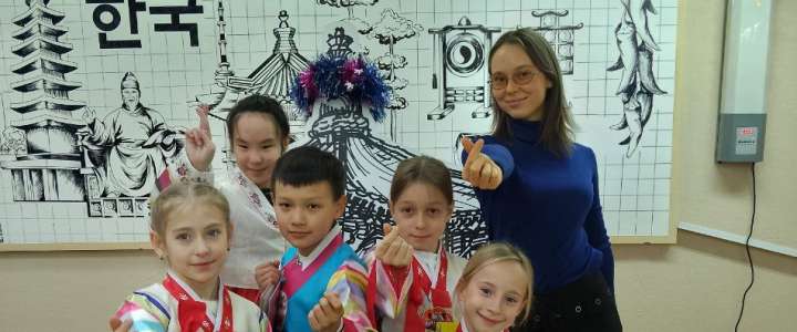 Учитель корейского языка МЛШ Елизавета Урнева: знакомство с ханбоком &ndash; первый шаг к изучению культуры Кореи  
