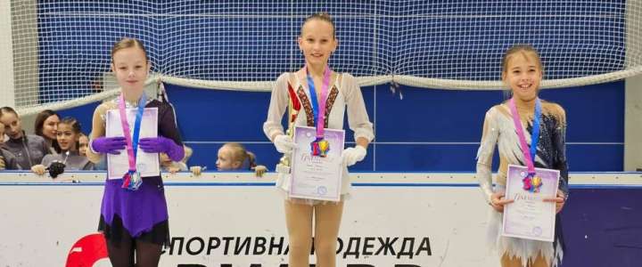 Ученица 4м2 класса МЛШ Нелли Бажан завоевала серебряную медаль на Финальном этапе Кубка Сахалинской области по фигурному катанию