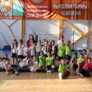Спартакиада в начальных классах МЛШ в самом разгаре: школьники играют в футбол,   сражаются за теннисными столами и шахматными досками 