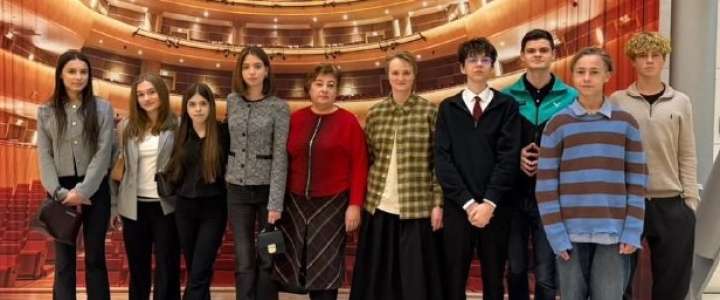 Ученики 9м2 класса МЛШ побывали на опере &laquo;Евгений Онегин&raquo; в Мариинском театре (Приморская сцена)  