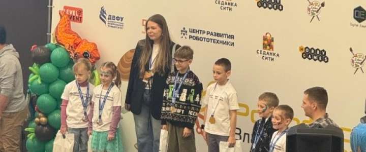 Ученик 2м1 класса МЛШ Арон Фисенко занял 1 место на соревнованиях по робототехнике &laquo;Робофест-Владивосток 2026&raquo; 