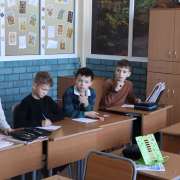 Квиз с папами: ученики начальных классов МЛШ ответили на вопросы викторины, посвященной Дню защитника Отечества