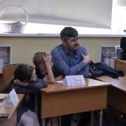 Квиз с папами: ученики начальных классов МЛШ ответили на вопросы викторины, посвященной Дню защитника Отечества