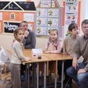 Квиз с папами: ученики начальных классов МЛШ ответили на вопросы викторины, посвященной Дню защитника Отечества