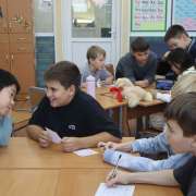 Квиз с папами: ученики начальных классов МЛШ ответили на вопросы викторины, посвященной Дню защитника Отечества