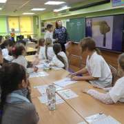 Квиз с папами: ученики начальных классов МЛШ ответили на вопросы викторины, посвященной Дню защитника Отечества