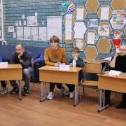 Квиз с папами: ученики начальных классов МЛШ ответили на вопросы викторины, посвященной Дню защитника Отечества
