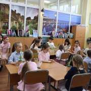 Цветы к празднику: мастер-класс &laquo;Первоцветы&raquo; для учеников начальных классов МЛШ провела специалист Ботанического сада-института ДВО РАН