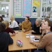 &laquo;Наши мамы так много знают!&raquo;: накануне 8 марта ученицы начальных классов МЛШ сыграли со своими мамами в квиз   