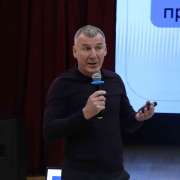 Идея + команда = успех: профессионалы встретились с учениками 9 классов МЛШ и поделились своим опытом создания успешного бизнеса  
