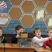 &laquo;Наши мамы так много знают!&raquo;: накануне 8 марта ученицы начальных классов МЛШ сыграли со своими мамами в квиз   