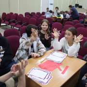 &laquo;Quiz Please&raquo;, викторина &laquo;Jungle Genius&raquo;, командная игра &laquo;Earth Explorers&raquo;, Interactive Book Review, финал конкурса &laquo;Book Review Contest&raquo; - Неделя наук в МЛШ вместила   события, посвященные английскому языку
