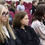 Идея + команда = успех: профессионалы встретились с учениками 9 классов МЛШ и поделились своим опытом создания успешного бизнеса  