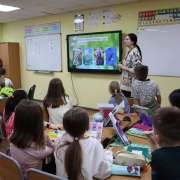 &laquo;Quiz Please&raquo;, викторина &laquo;Jungle Genius&raquo;, командная игра &laquo;Earth Explorers&raquo;, Interactive Book Review, финал конкурса &laquo;Book Review Contest&raquo; - Неделя наук в МЛШ вместила   события, посвященные английскому языку