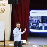 Идея + команда = успех: профессионалы встретились с учениками 9 классов МЛШ и поделились своим опытом создания успешного бизнеса  