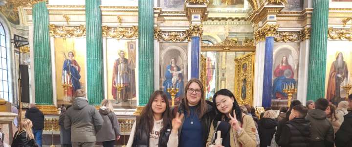 Ученица 10м класса МЛШ Ким Бом: я снова хочу вернуться в Санкт-Петербург. Образовательная поездка оставила яркие впечатления у иностранных учеников   