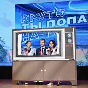 Дорогие наши выпускники, поздравляю вас с окончанием школы! 