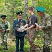 Ученик 7м2 класса МЛШ Назар Беловодский принял участие в Дозоре памяти у обелиска, установленного на месте боя в Мещеряковой пади в 1937 году