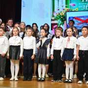 Дорогие наши выпускники, поздравляю вас с окончанием школы! 
