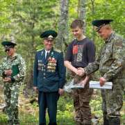 Ученик 7м2 класса МЛШ Назар Беловодский принял участие в Дозоре памяти у обелиска, установленного на месте боя в Мещеряковой пади в 1937 году